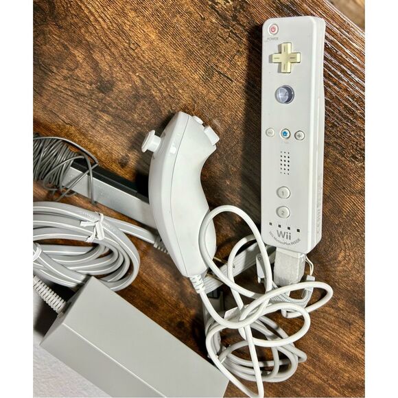 Nintendo Wii Console White Bundle RVL-001 GameCube Compatible - Tested & working - Picture 7 of 11